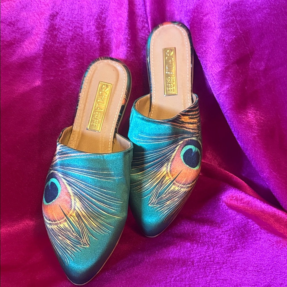 NEW Chula Peacock Feather size 6 Women's Mules flats